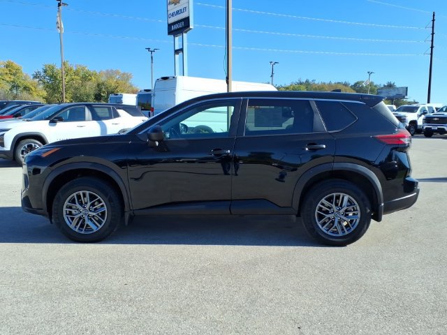 Used 2024 Nissan Rogue S AWD/4WD image 3