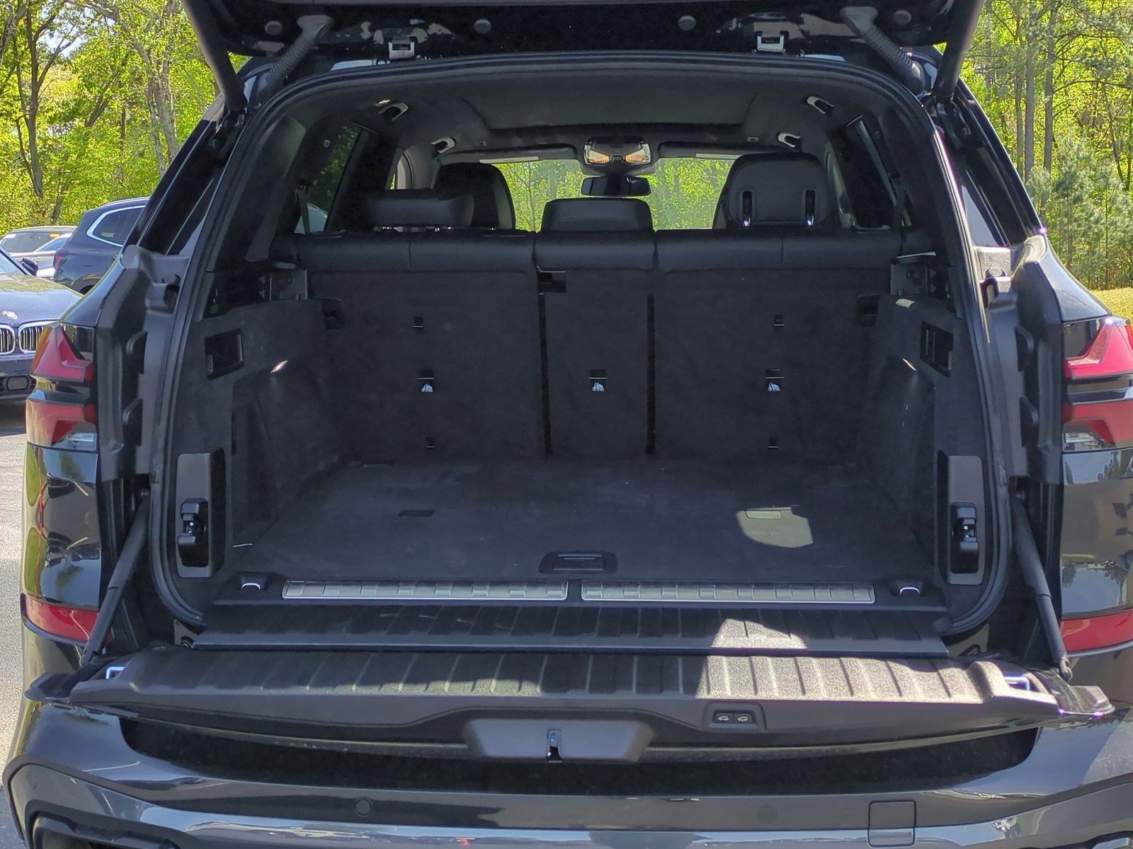 Certified 2024 BMW X5 xDrive50e w/ M Sport Package image 33