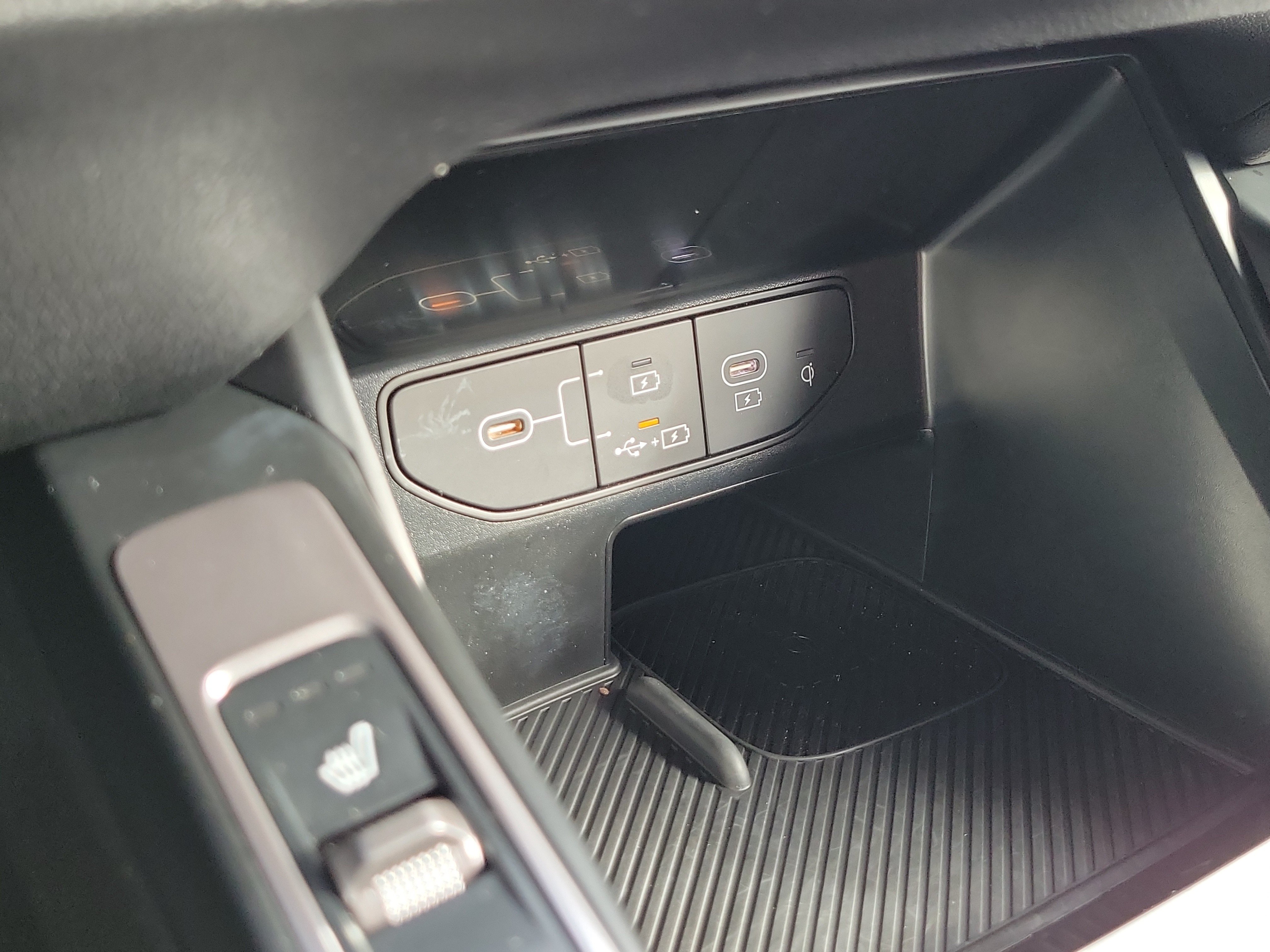 Certified 2025 Kia Sorento S w/ Panoramic Sunroof Package FWD image 31