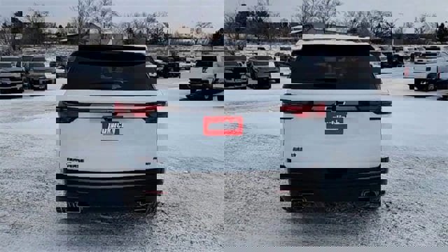 Certified 2023 Chevrolet Traverse Premier w/ Redline Edition image 7