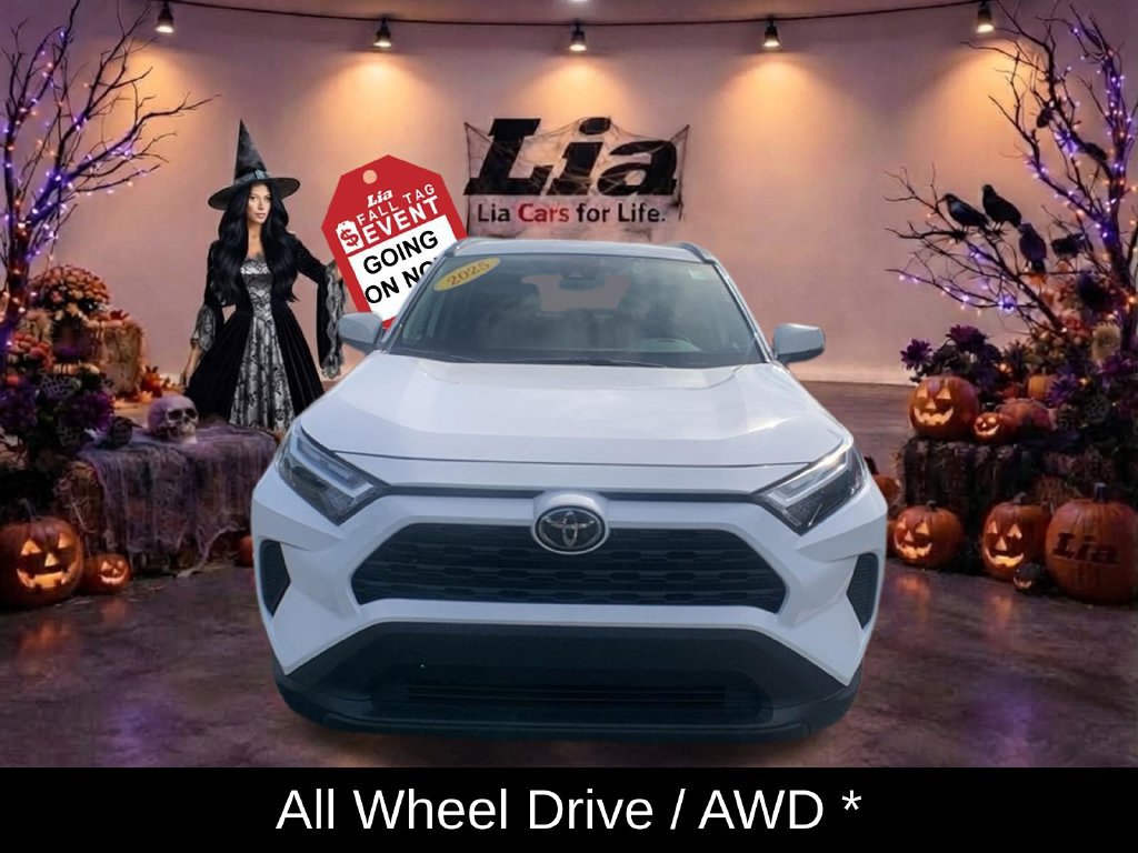 Used 2025 Toyota RAV4 XLE AWD/4WD image 9