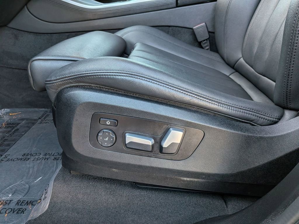 Used 2022 BMW X5 xDrive40i w/ Climate Comfort Package image 17