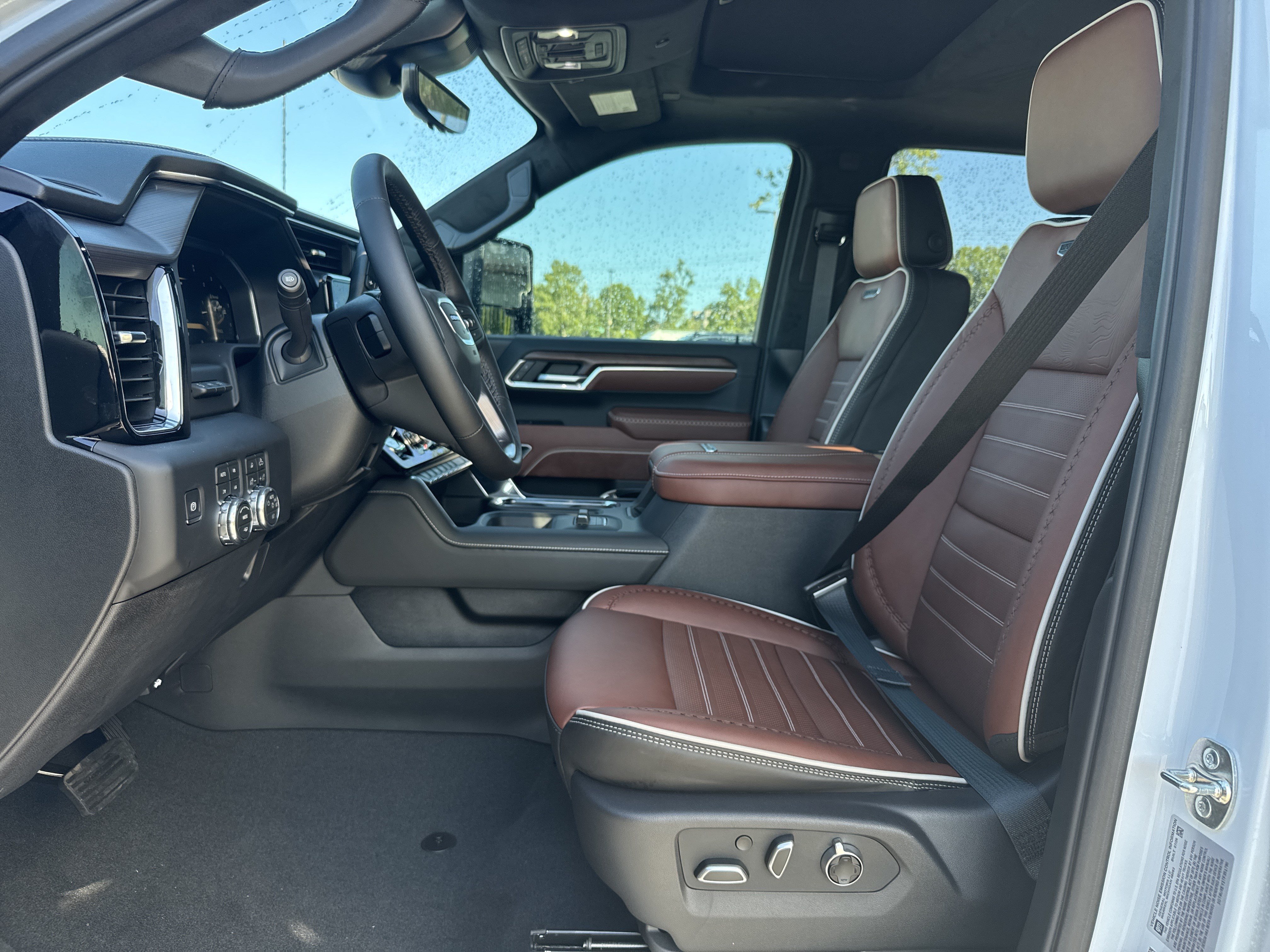 New 2026 GMC Sierra 2500 Denali Ultimate w/ LPO, Black Badging Package AWD/4WD image 17