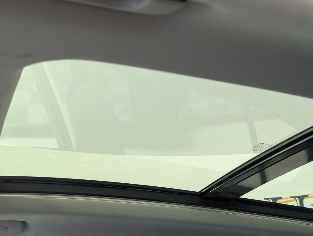 Certified 2022 Chevrolet Equinox Premier FWD image 12