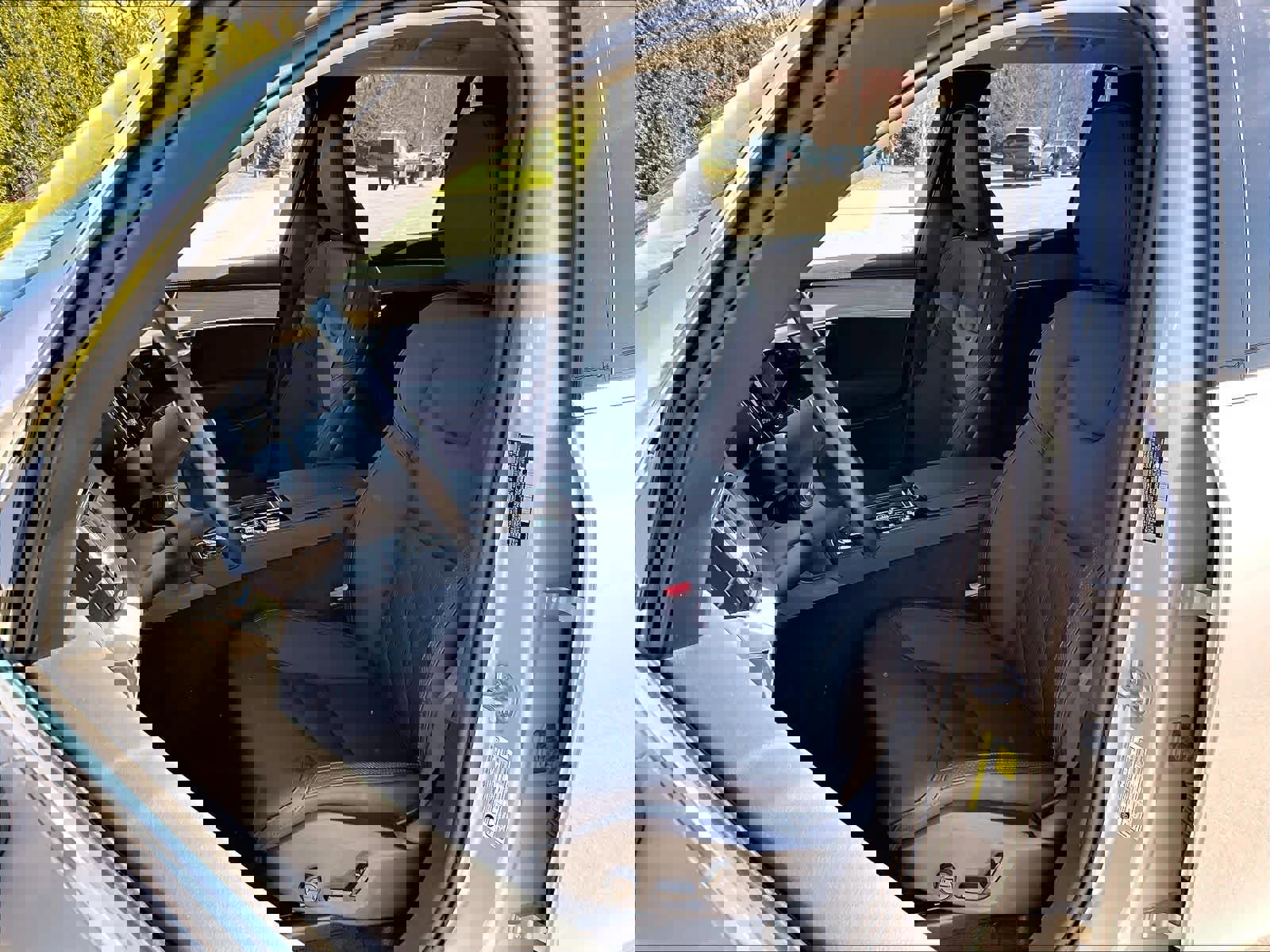 Used 2025 Volvo XC90 B6 Plus image 10