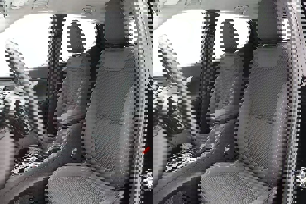 Used 2023 Chevrolet Bolt EUV LT w/ Comfort Package image 15