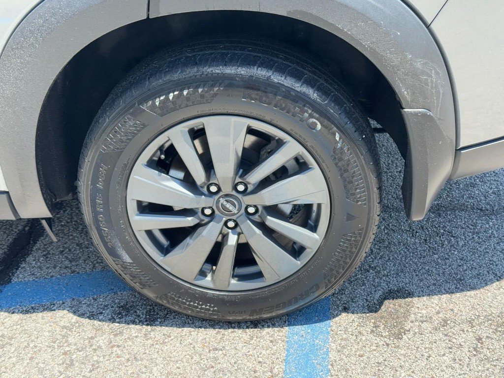 Used 2023 Nissan Pathfinder SV AWD/4WD image 10