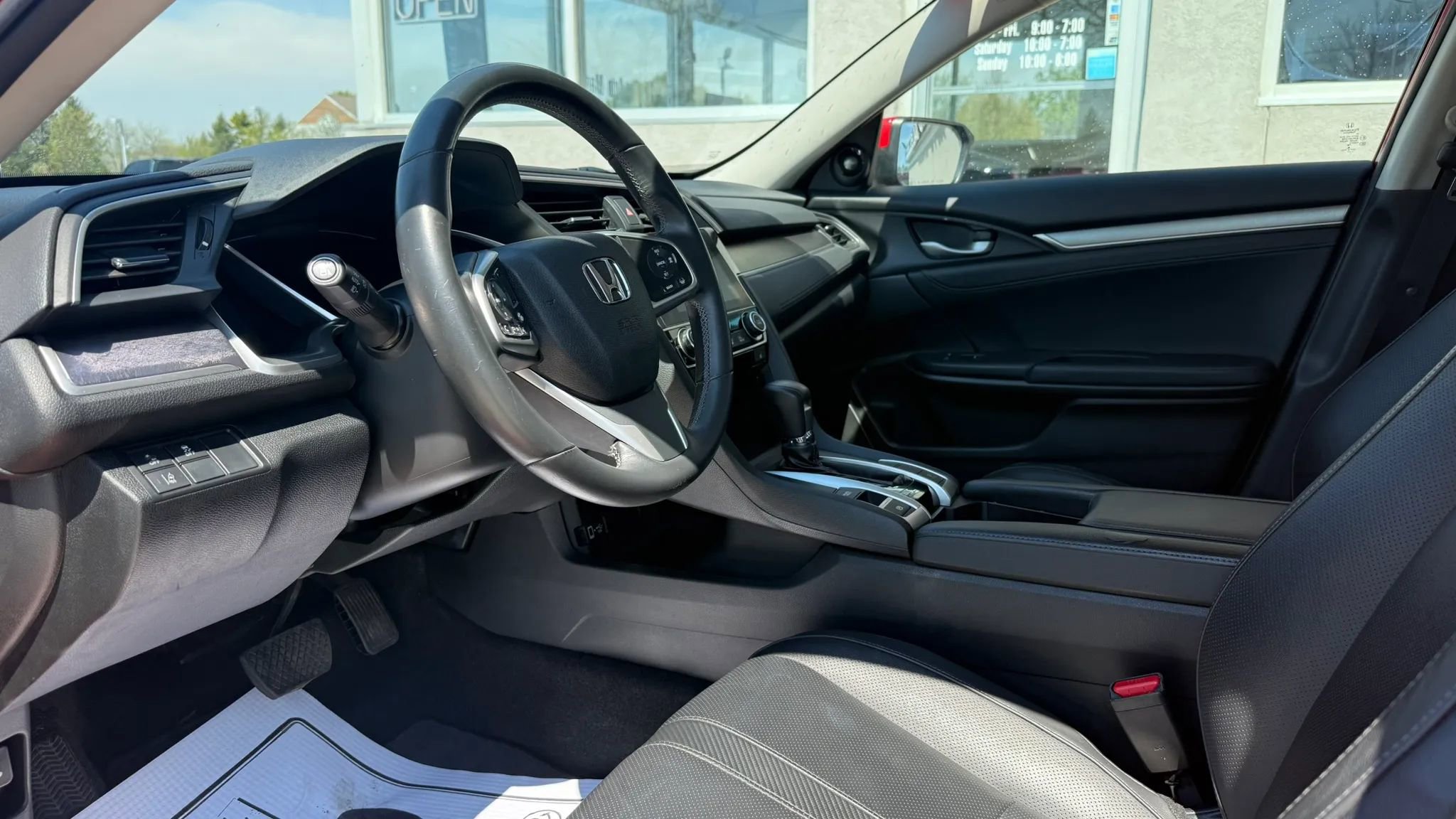 Used 2017 Honda Civic Touring image 9