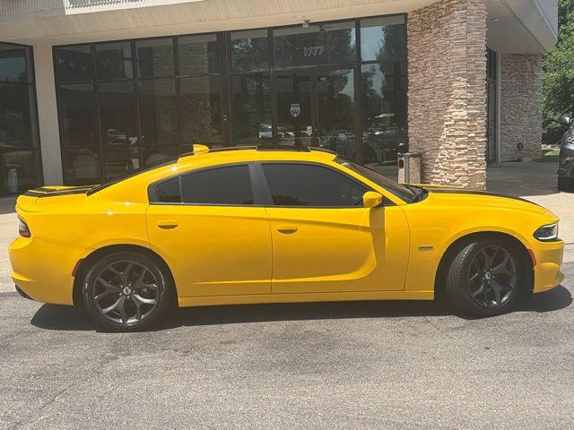 Used 2017 Dodge Charger R/T w/ Plus Group RWD image 8