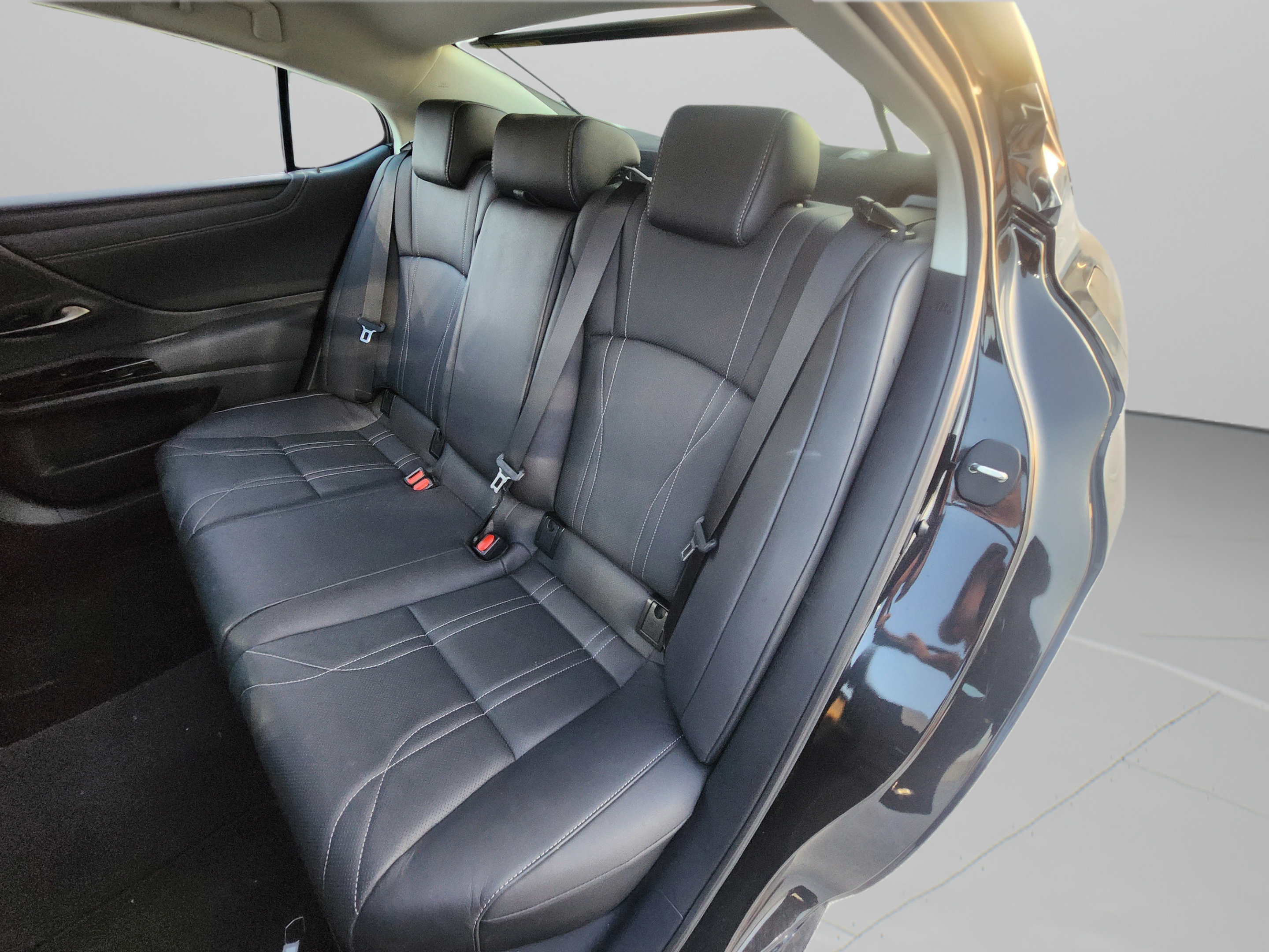 Certified 2024 Lexus ES 350 w/ Technology Package FWD image 19