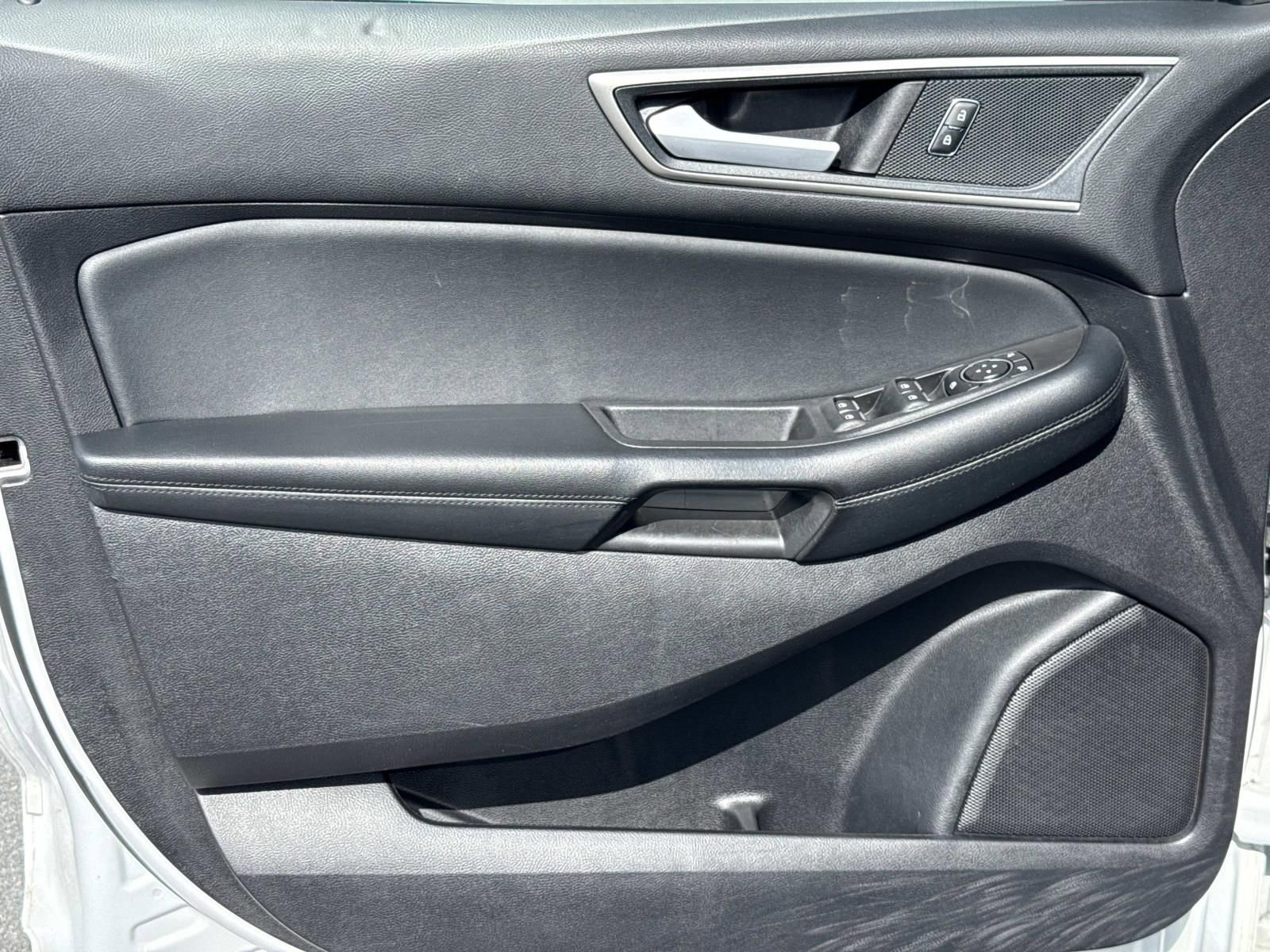 Used 2022 Ford Edge SEL AWD/4WD image 23