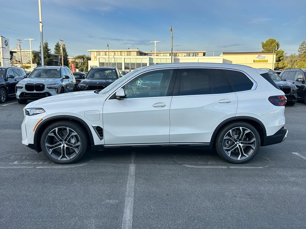New 2026 BMW X5 xDrive50e AWD/4WD image 2