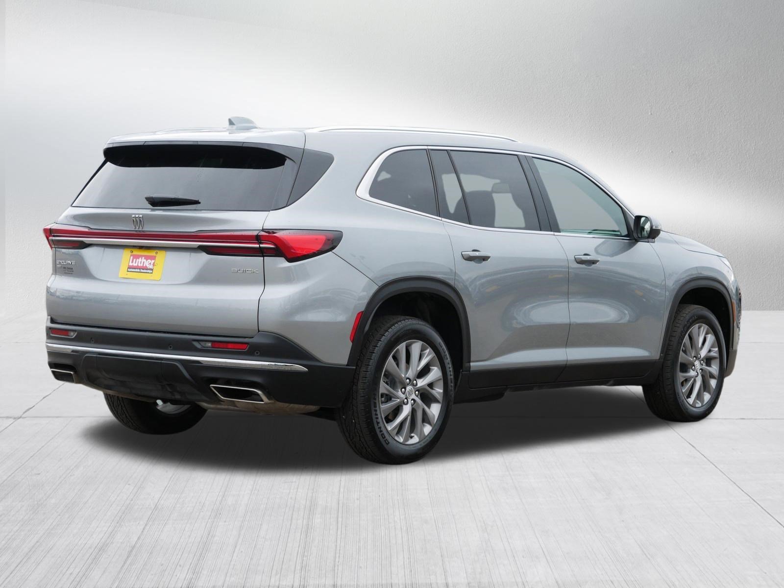 Used 2025 Buick Enclave Preferred image 7