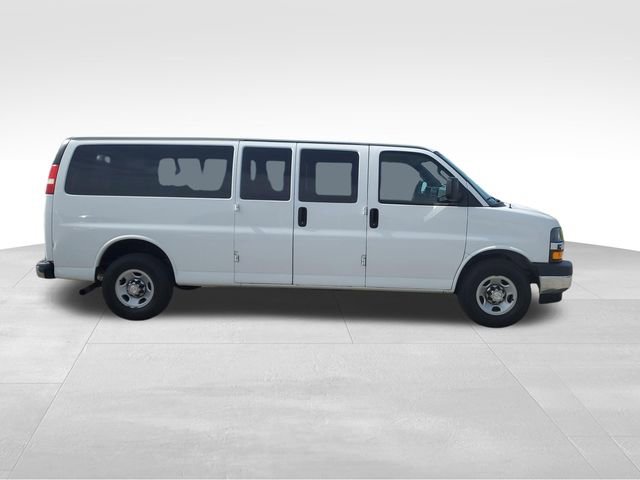 Used 2018 Chevrolet Express 3500 LT w/ LT Preferred Equipment Group RWD image 3