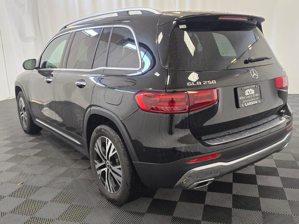 New 2026 Mercedes-Benz GLB 250 4MATIC image 4