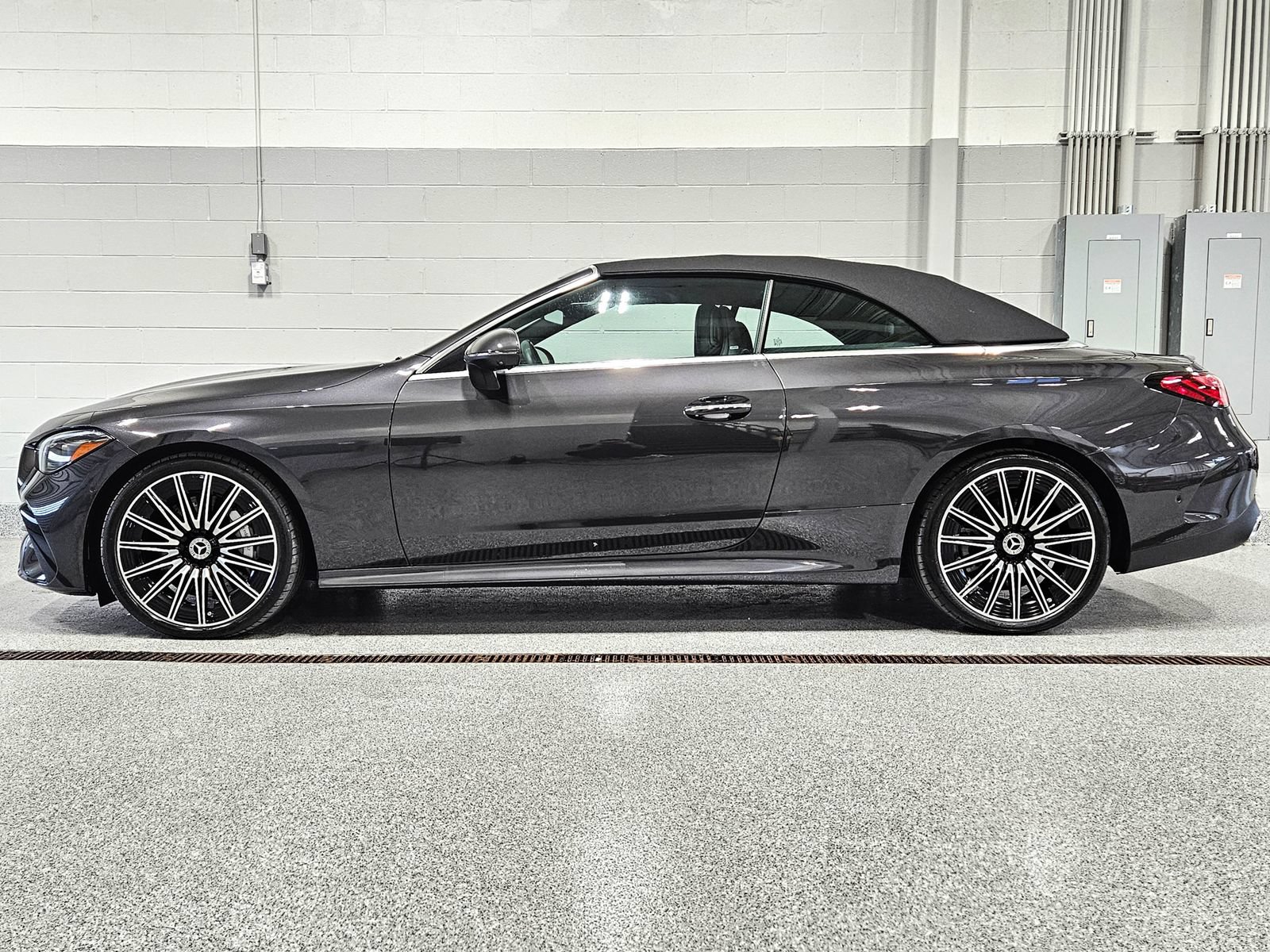 Certified 2025 Mercedes-Benz CLE 450 4MATIC Cabriolet image 7