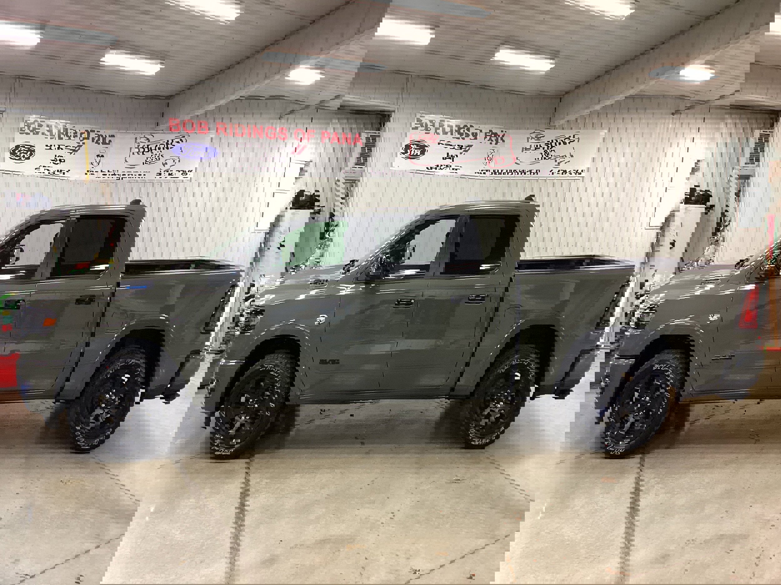 New 2026 RAM 1500 4x4 Crew Cab image 2