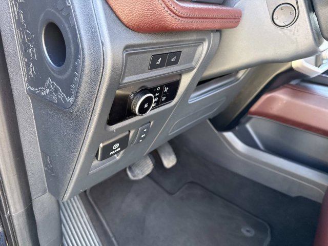 Used 2024 Ford Expedition Limited AWD/4WD image 22
