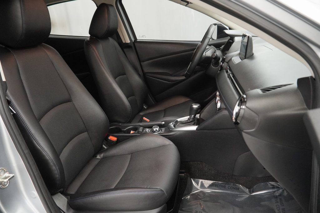 Used 2020 Toyota Yaris XLE image 42