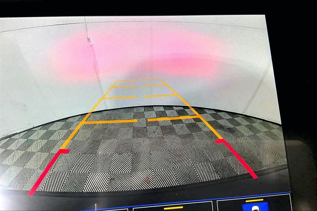 Used 2022 Buick Envision Avenir w/ Safety Package image 21