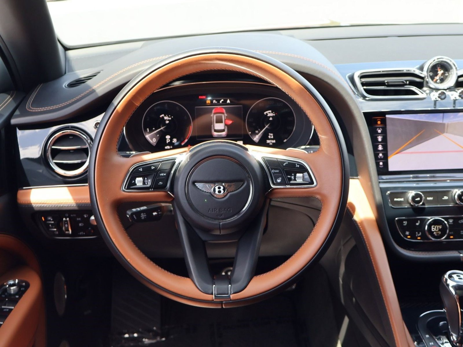 Certified 2023 Bentley Bentayga Extended Wheelbase AWD/4WD image 16