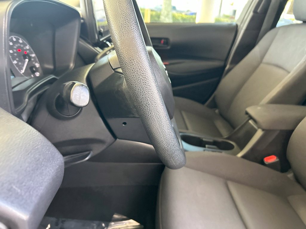 Used 2025 Toyota Corolla LE FWD image 39