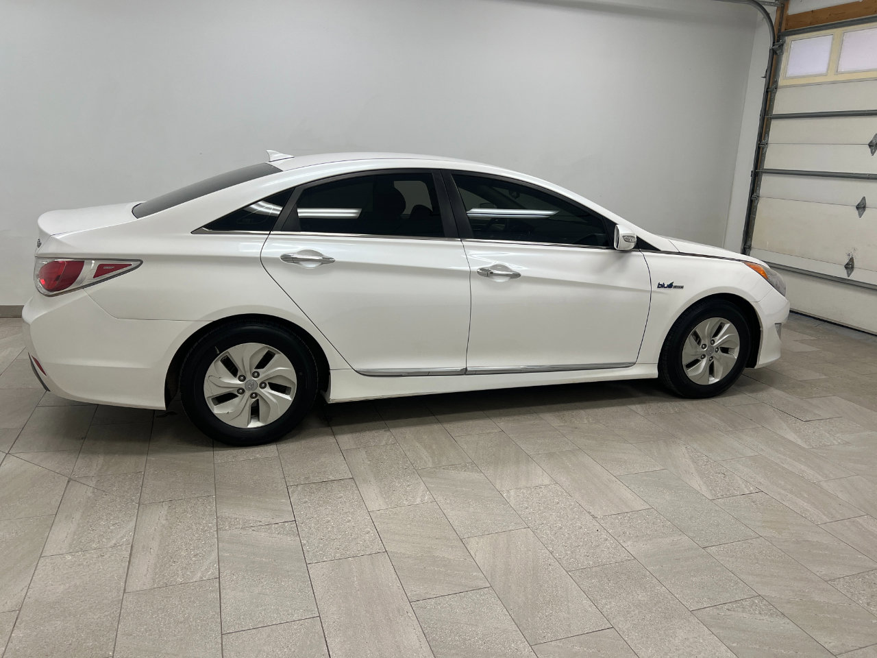 Used 2014 Hyundai Sonata Hybrid image 6