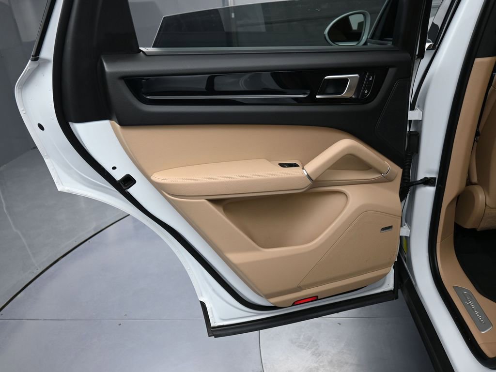 Certified 2023 Porsche Cayenne image 23