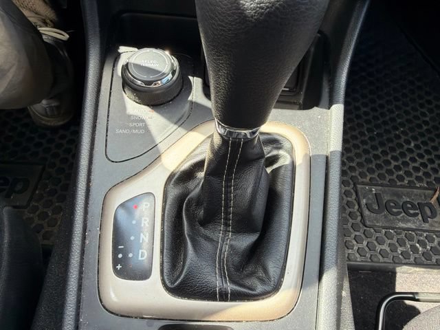 Used 2016 Jeep Cherokee Latitude w/ Comfort/Convenience Group AWD/4WD image 34
