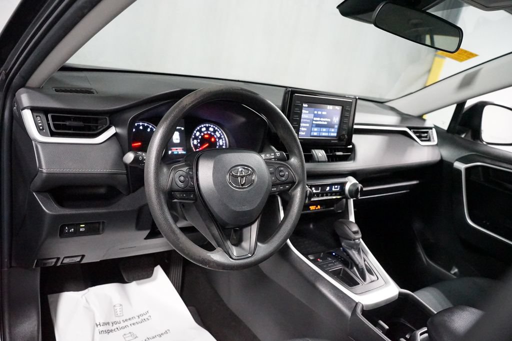 Used 2022 Toyota RAV4 LE FWD image 11