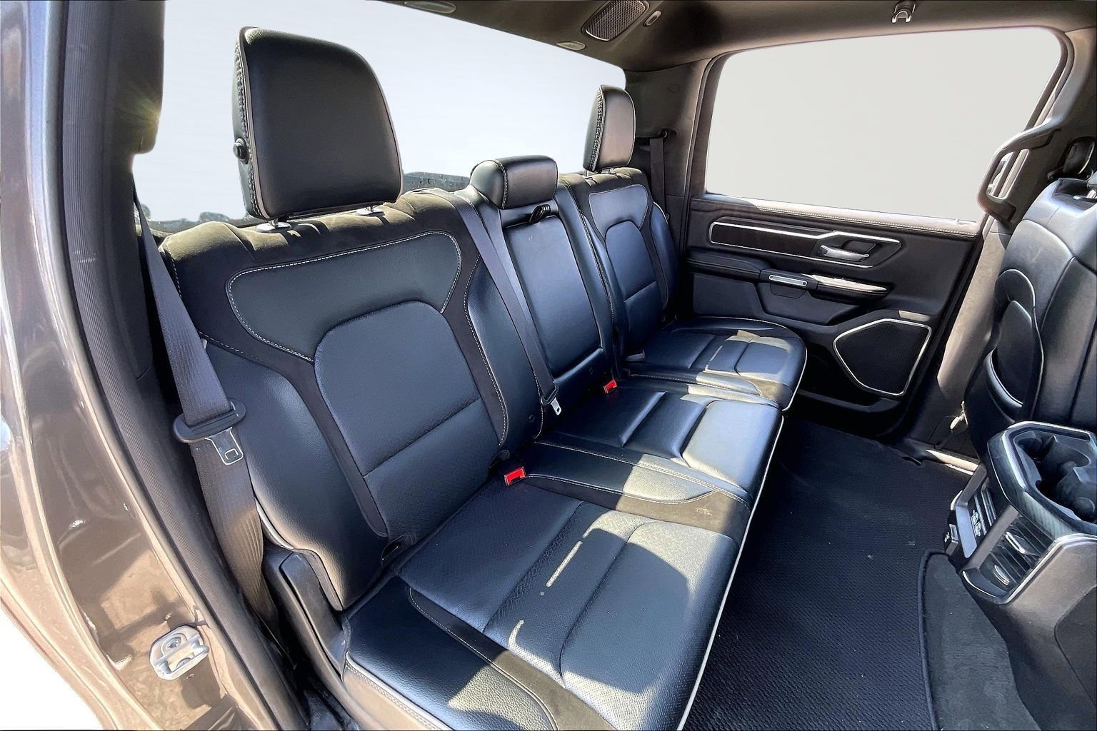 Used 2024 RAM 1500 Laramie image 27