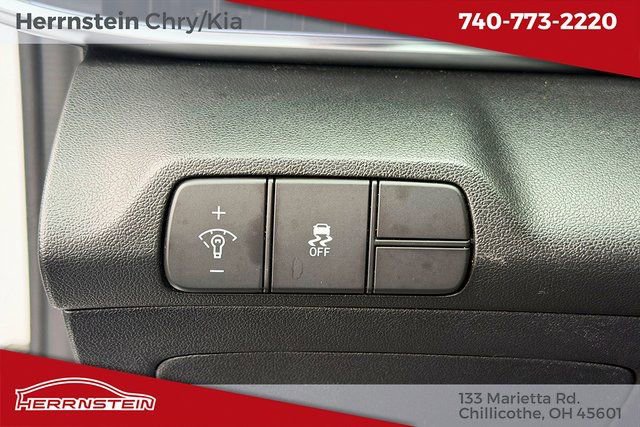 Used 2024 Hyundai Elantra SEL image 15