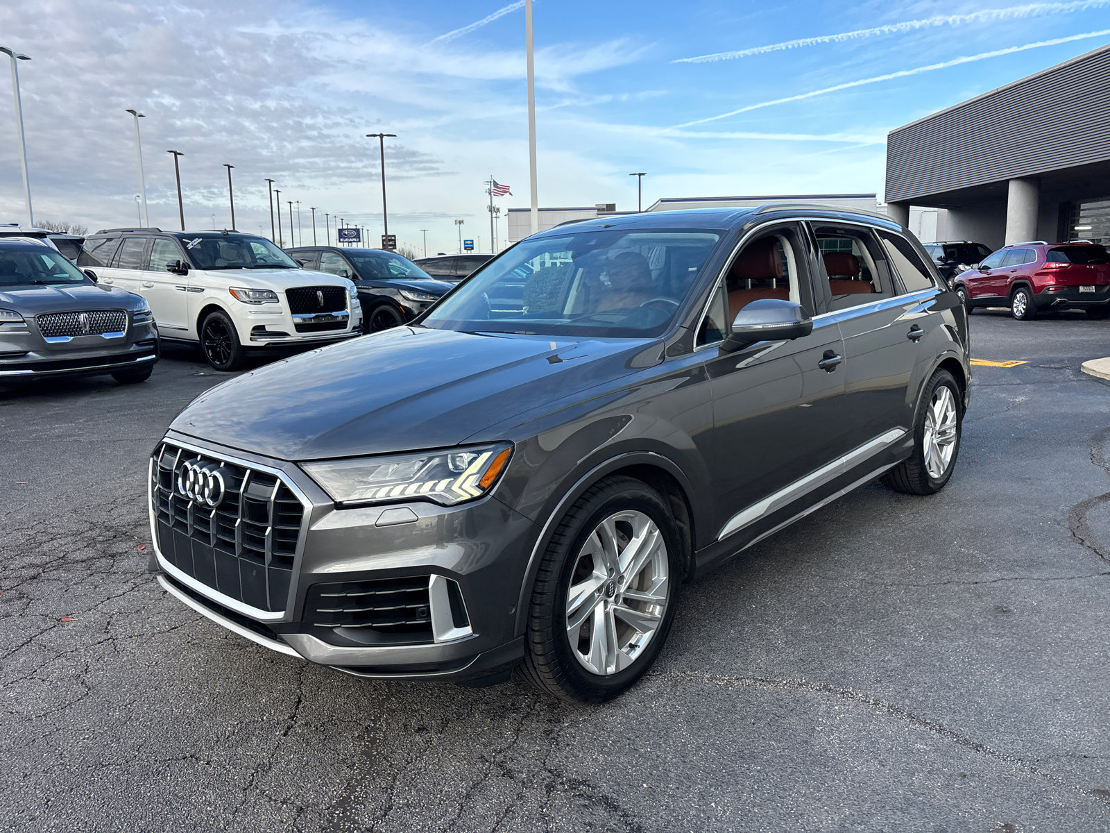 Used 2020 Audi Q7 3.0T Prestige w/ Prestige Package image 3