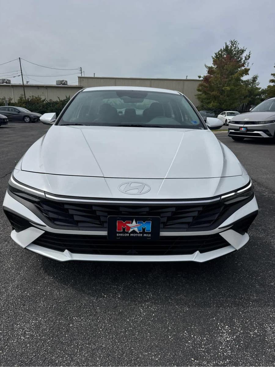 New 2026 Hyundai Elantra SE FWD image 11