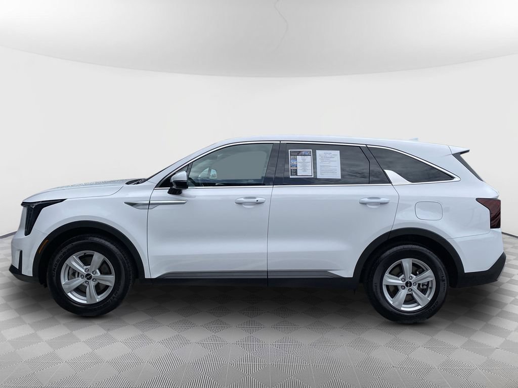 Used 2026 Kia Sorento LX FWD image 5