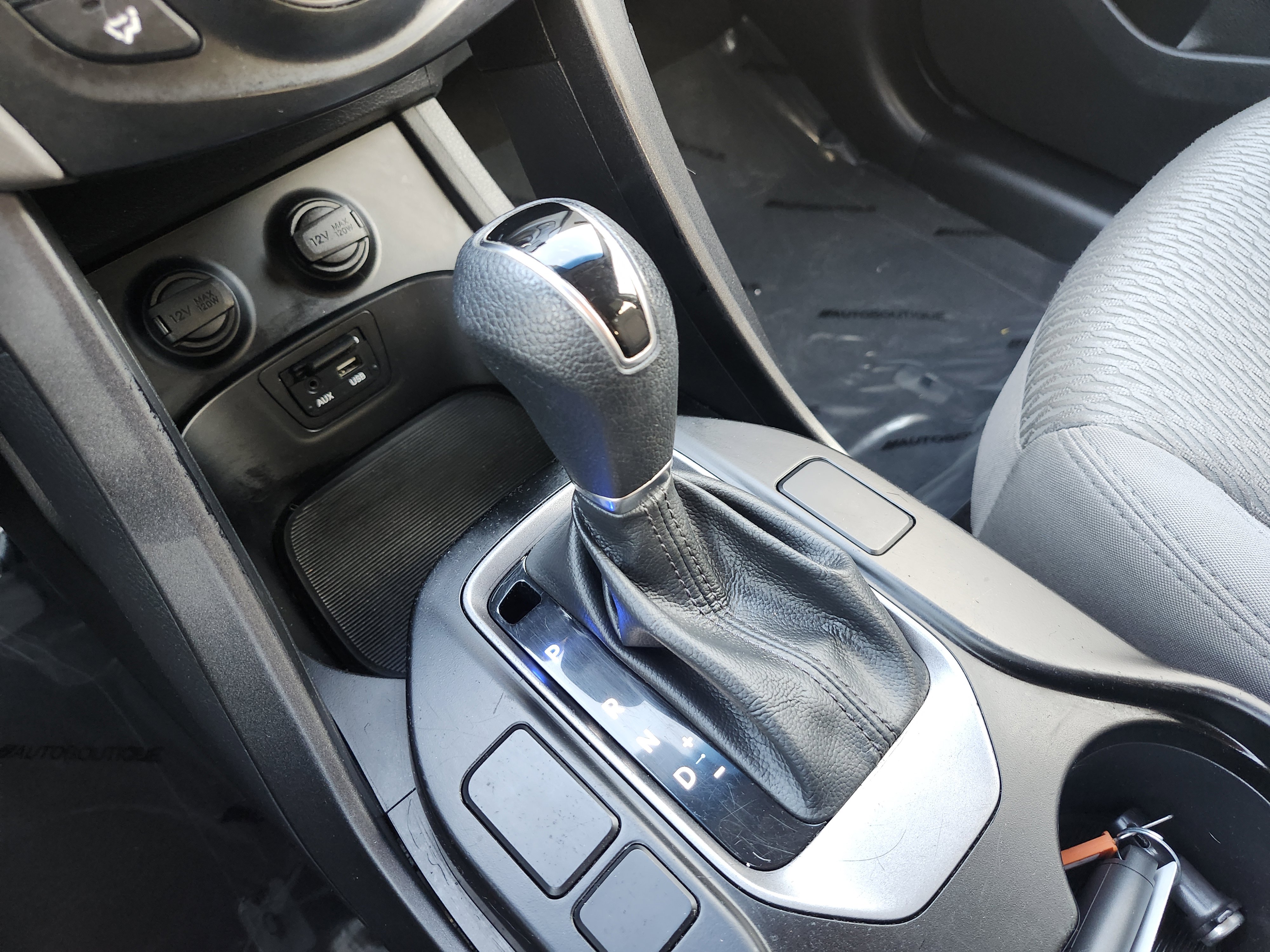 Used 2015 Hyundai Santa Fe Sport FWD image 5