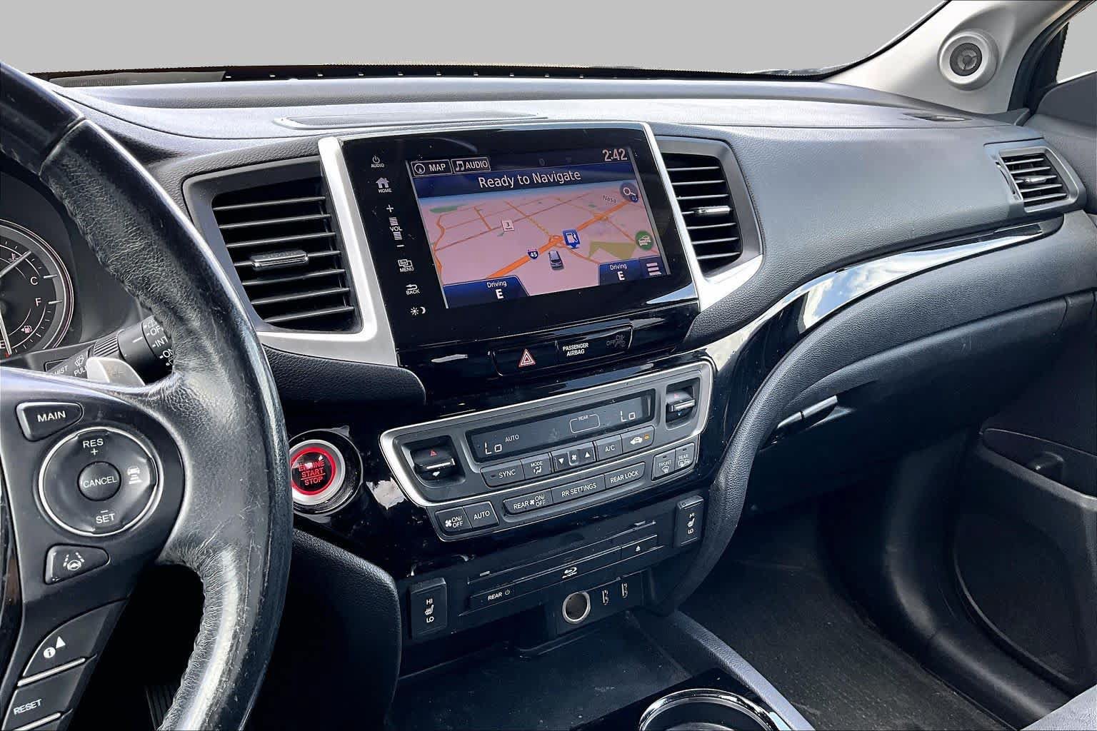 Used 2018 Honda Pilot Touring image 7