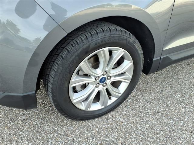 Used 2022 Ford Edge Titanium image 4