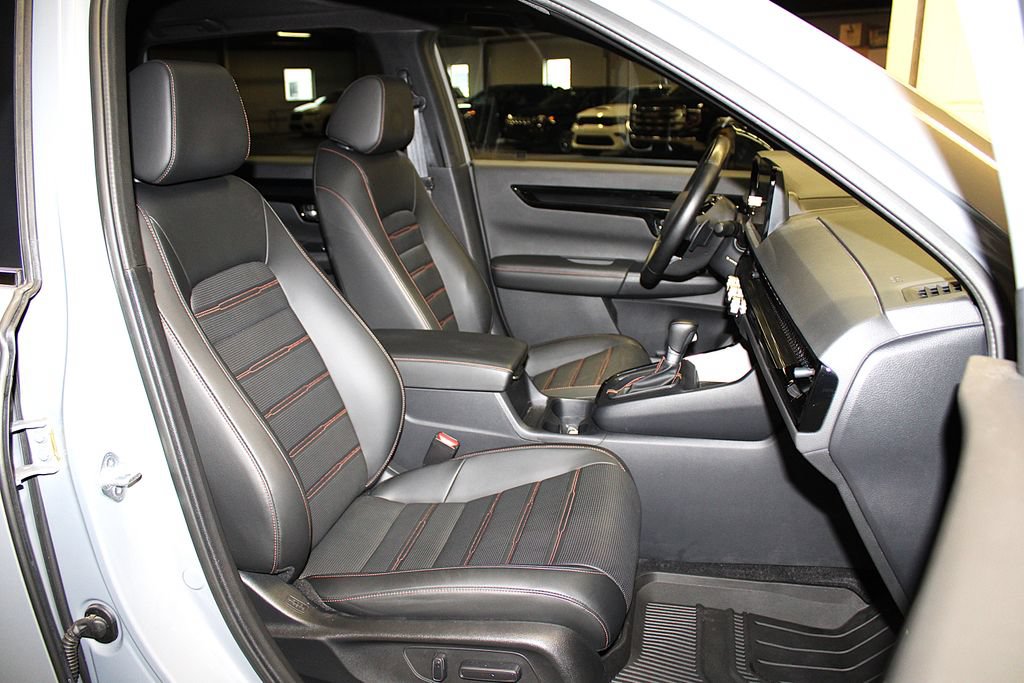 Used 2025 Honda CR-V Sport Touring image 31