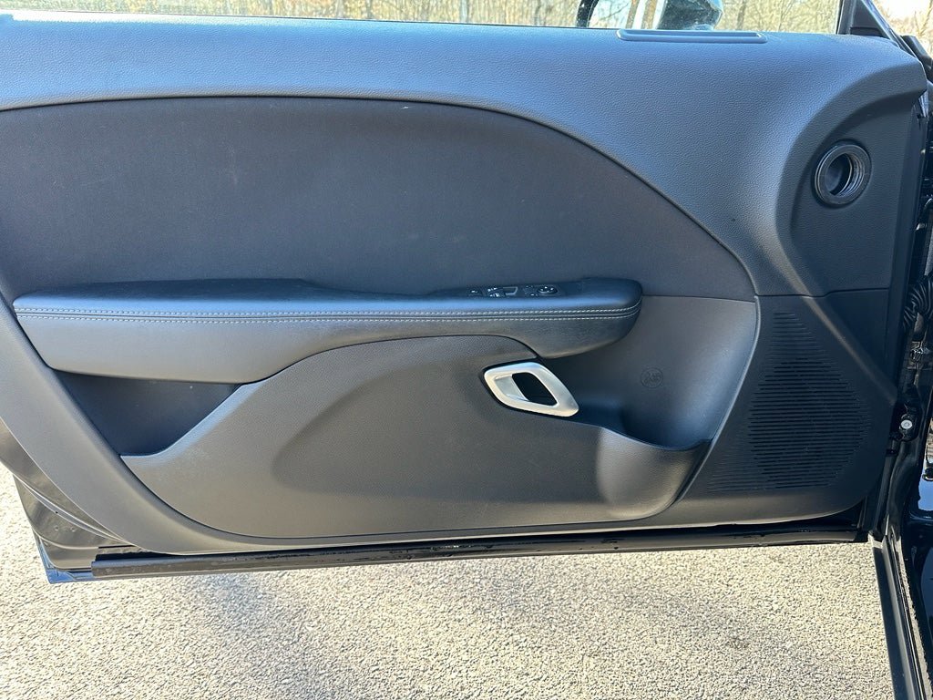 Used 2021 Dodge Challenger SXT image 11