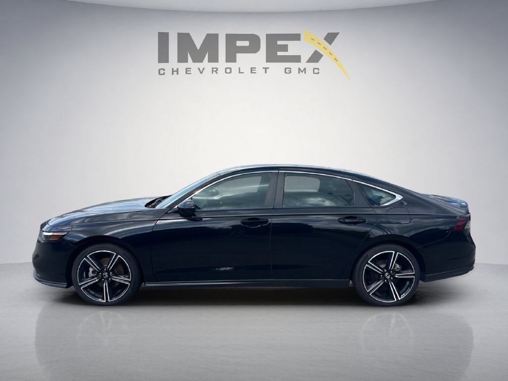 Used 2025 Honda Accord Sport image 2