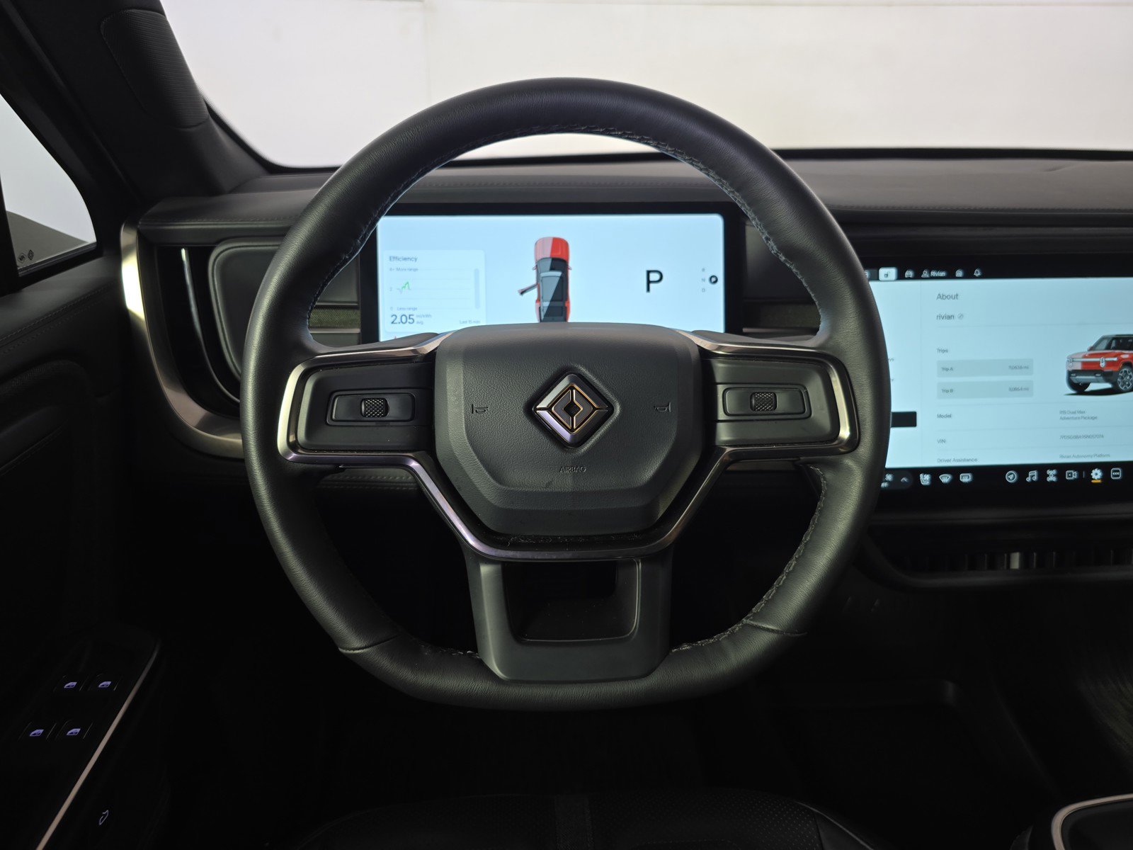 Used 2025 Rivian R1S Adventure image 28