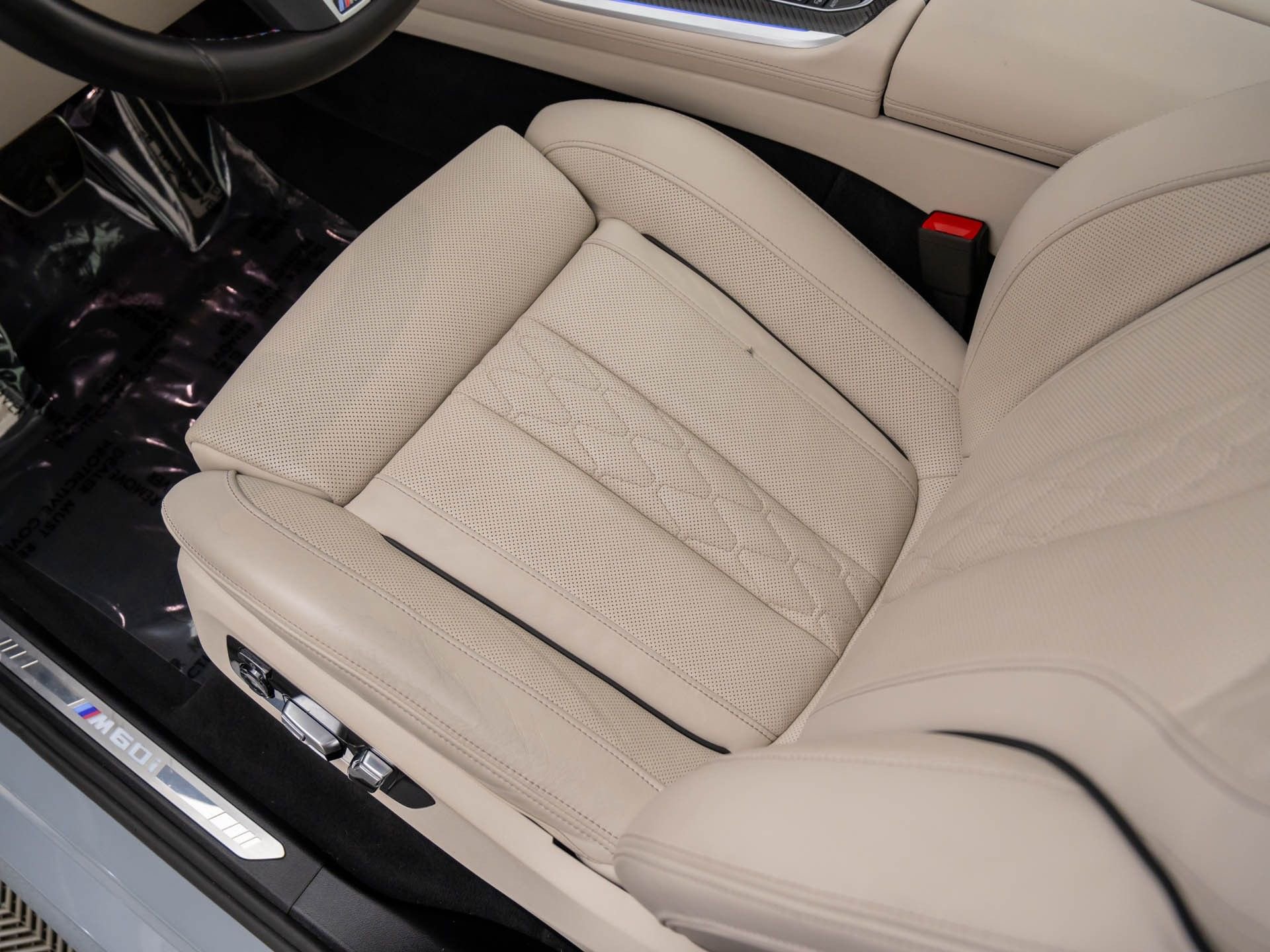 Certified 2025 BMW X5 M60i w/ Climate Comfort Package image 16