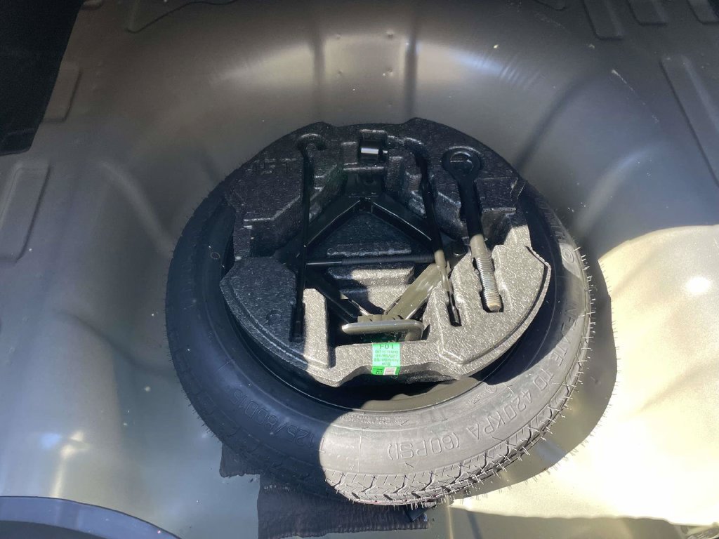 Certified 2025 Hyundai Elantra SEL FWD image 15