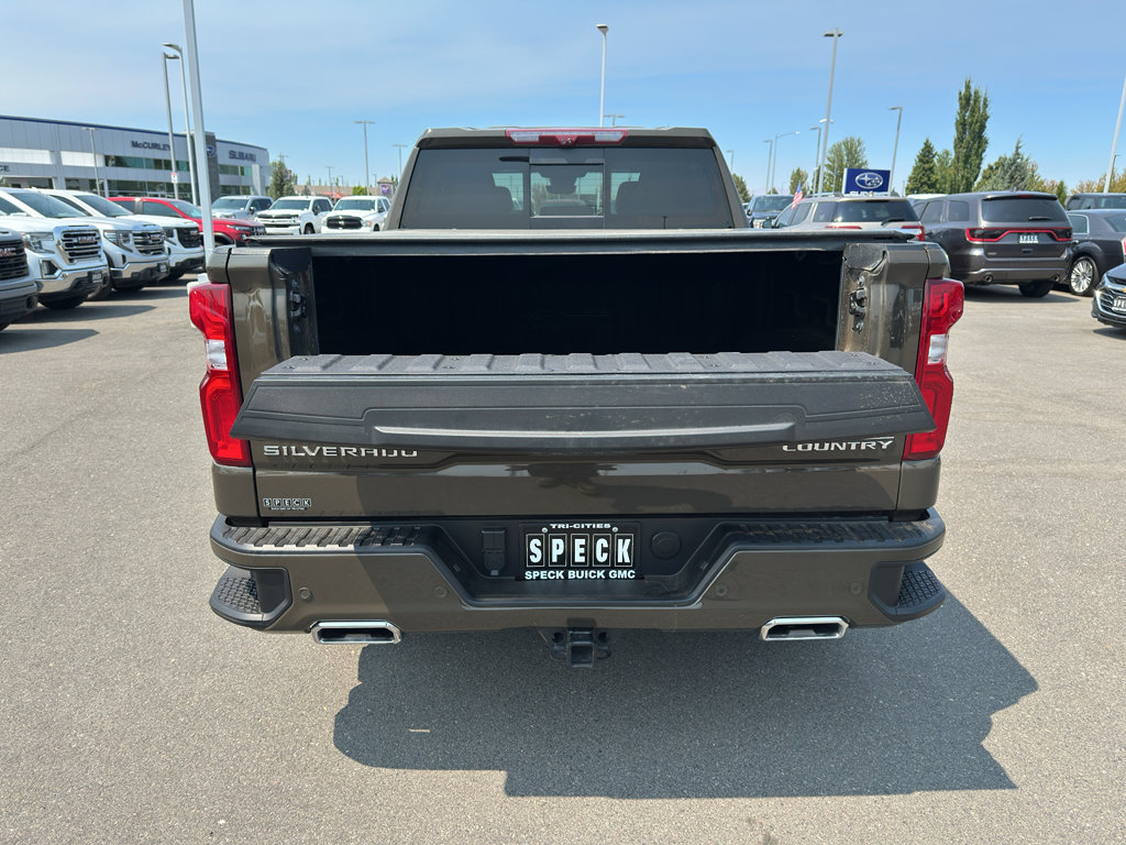 Used 2023 Chevrolet Silverado 1500 High Country w/ Technology Package AWD/4WD image 14