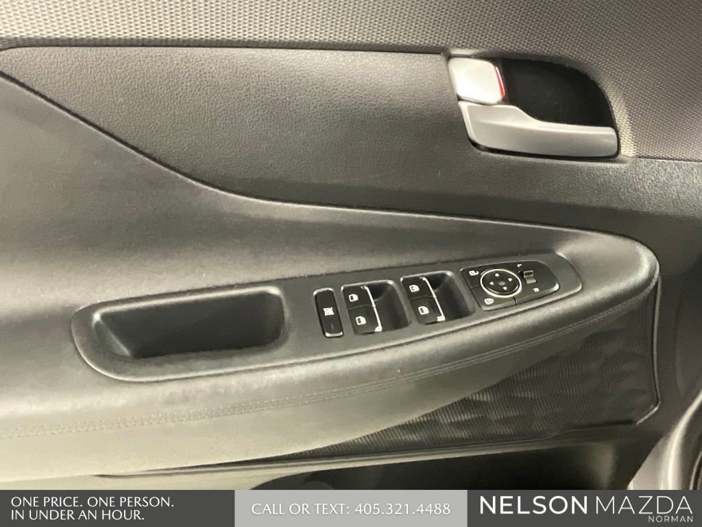 Used 2020 Hyundai Santa Fe SE image 17