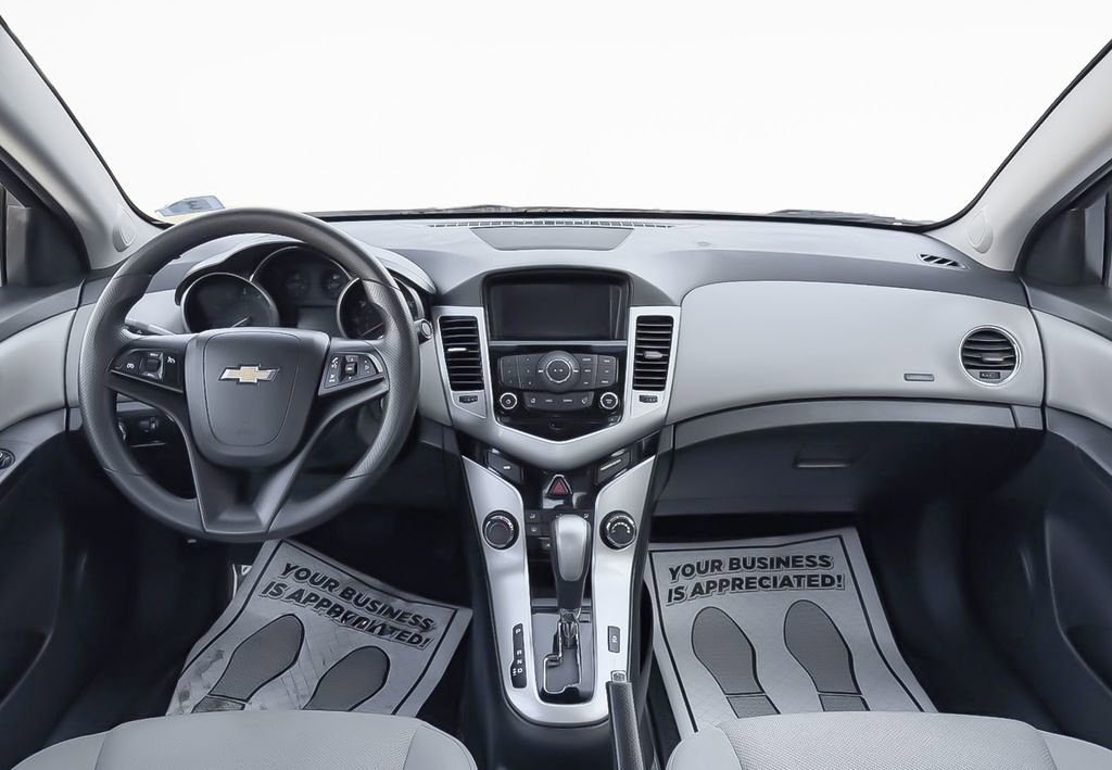 Used 2015 Chevrolet Cruze LT image 16