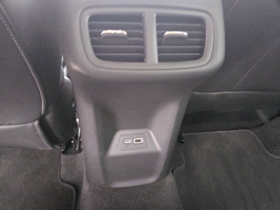 Used 2023 Buick Envision Essence image 31