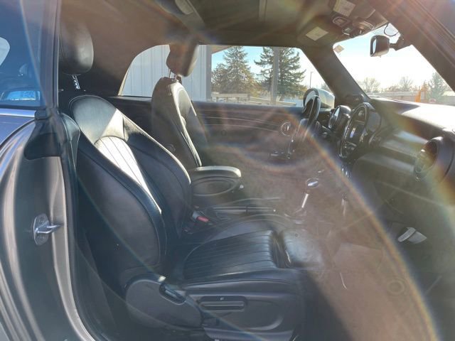 Used 2019 MINI Cooper S w/ Premium Package image 30