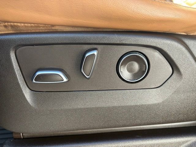 Used 2021 Cadillac Escalade ESV Premium Luxury w/ Performance Package image 28